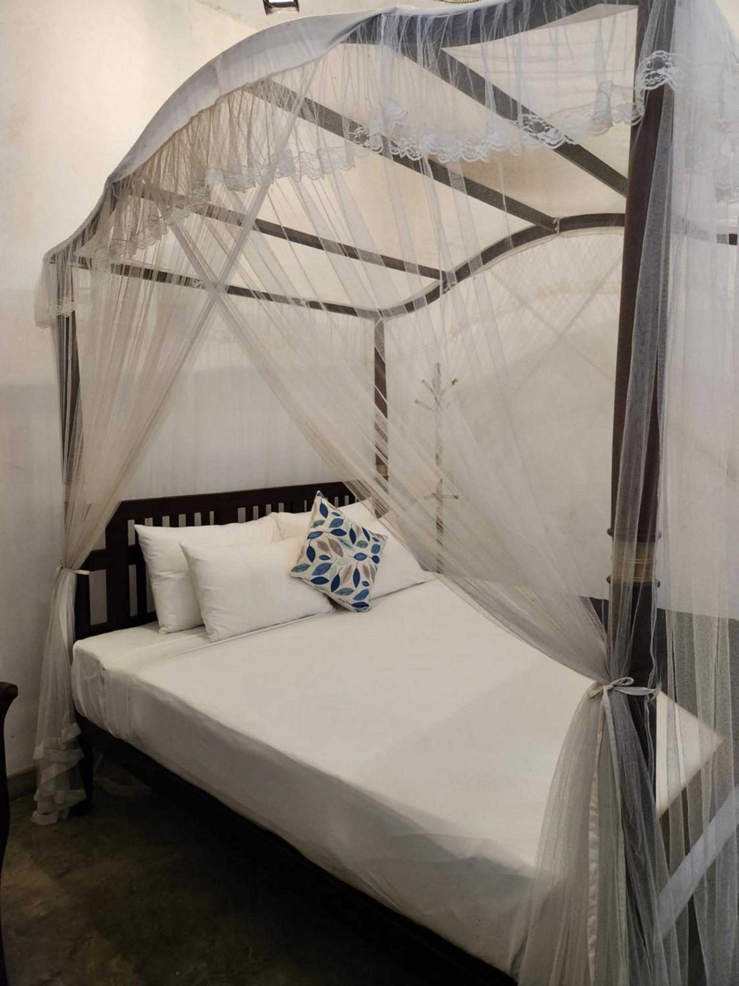 Zee Golf Affordable Luxury Hotel Гале Екстериор снимка