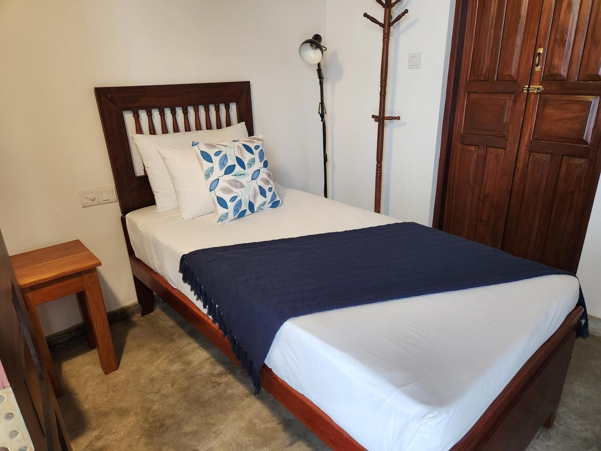 Zee Golf Affordable Luxury Hotel Гале Екстериор снимка