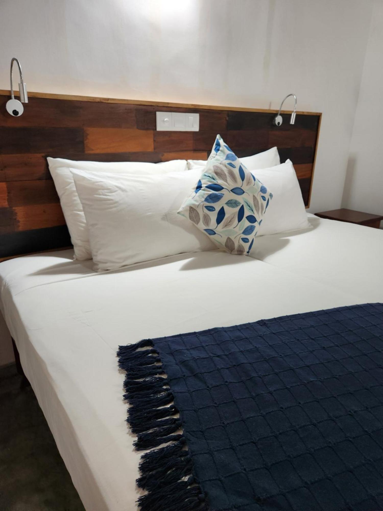 Zee Golf Affordable Luxury Hotel Гале Екстериор снимка